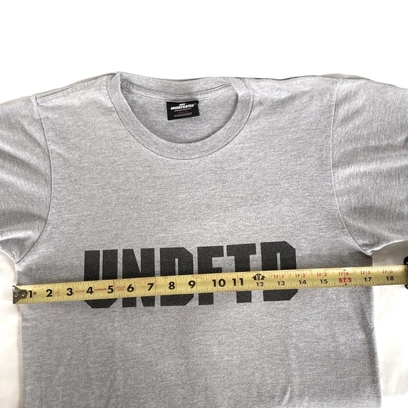 Gently Worn Undefeated Gray Logo Black Color Men’s Tee Size Small - Picture 8 of 10